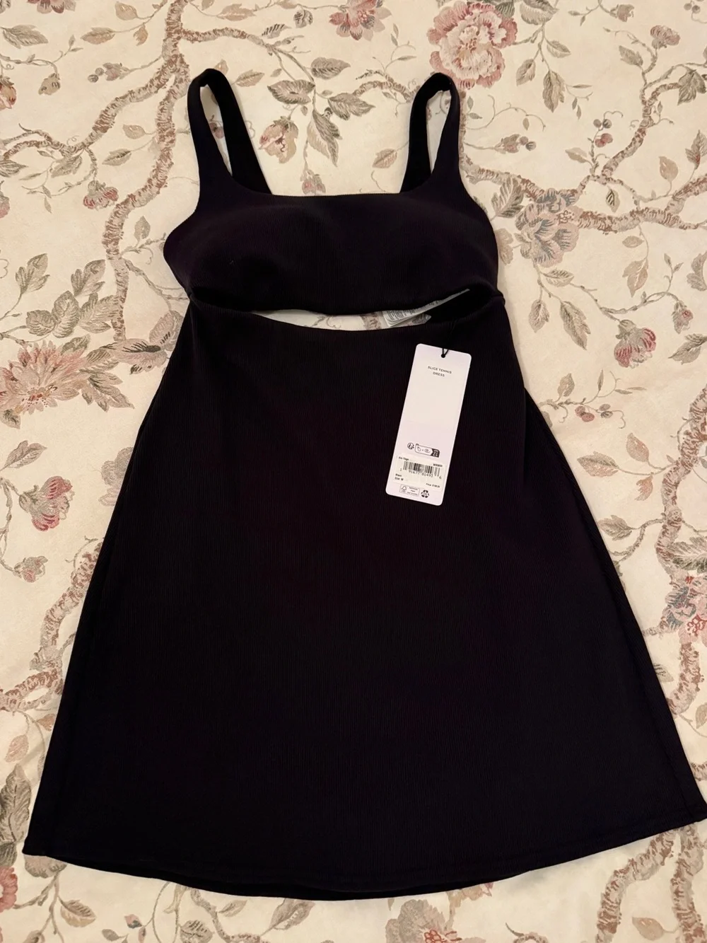 ALO Yoga athletic clean reasonable